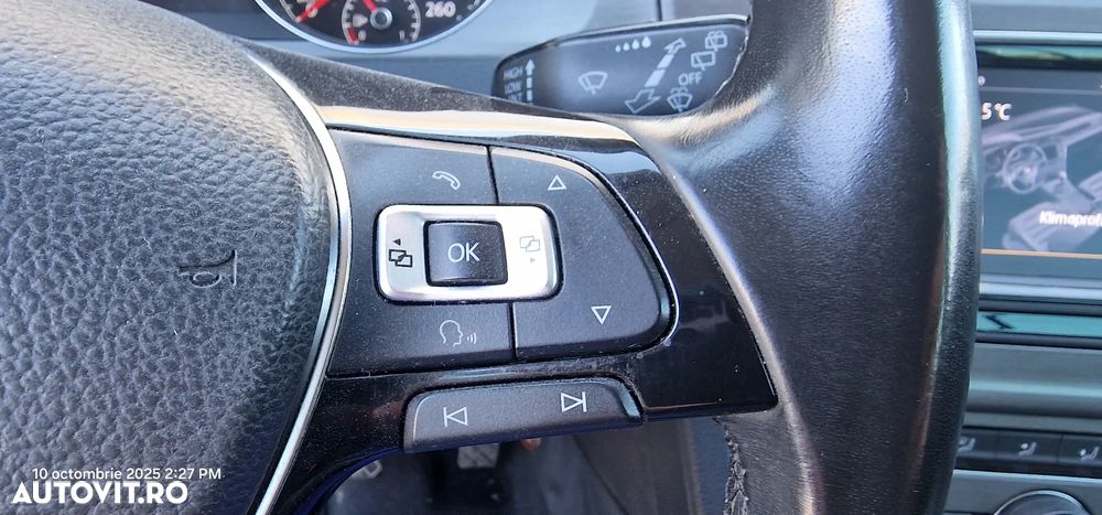 Volkswagen Golf 1.6 TDI BlueMotion Technology DPF Highline - 33