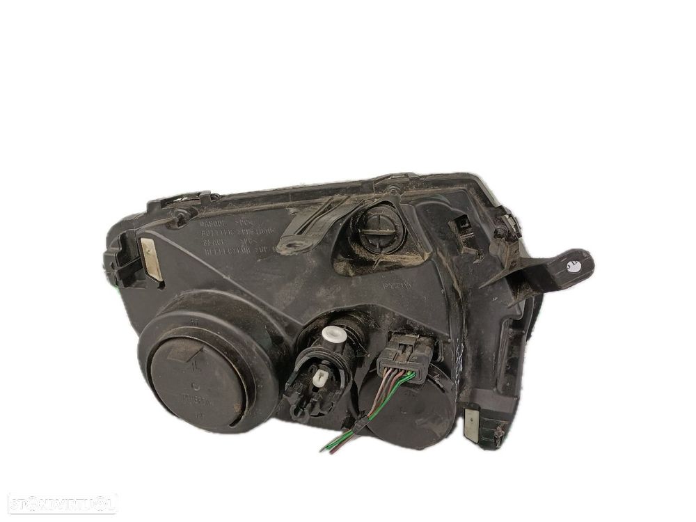 Farol Esq Dacia Duster (Hs_) - 2