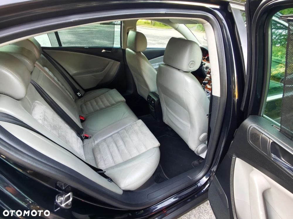 Volkswagen Passat 2.0 TSI Highline - 27