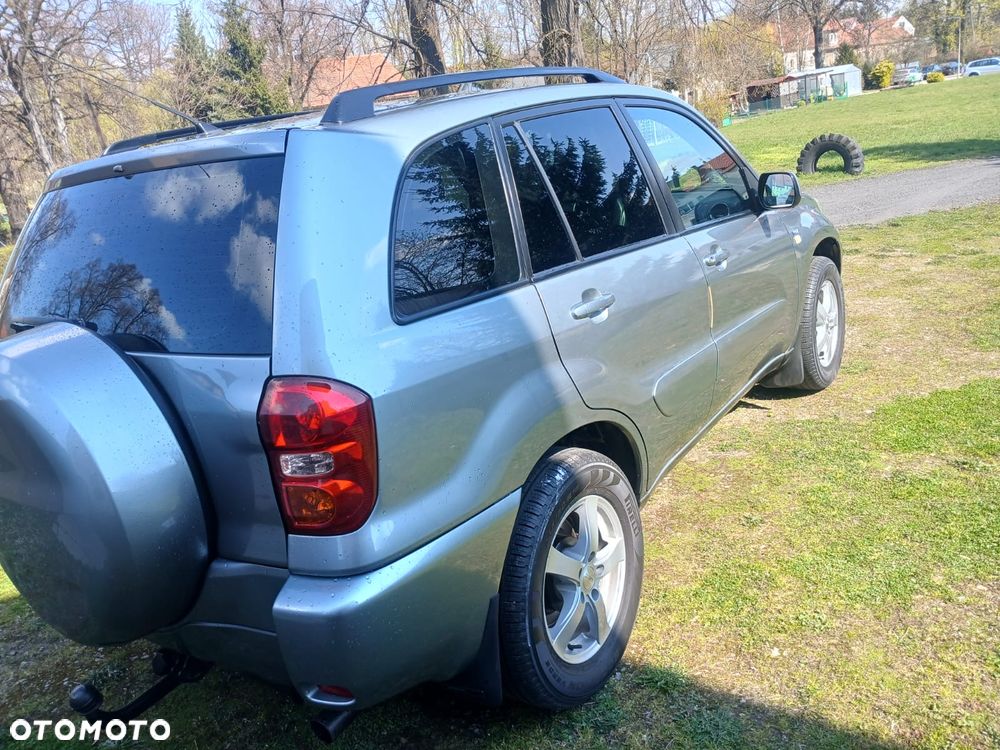 Toyota RAV4 2.0 VVT-i 4x4 - 5