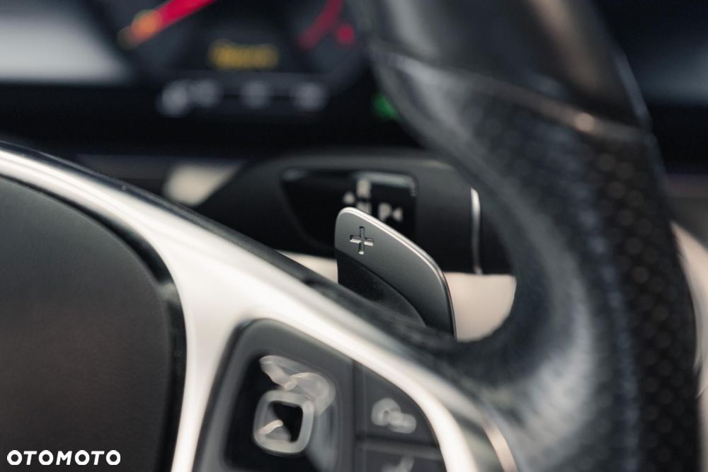 Mercedes-Benz Klasa E 220 d 4-Matic 9G-TRONIC - 28