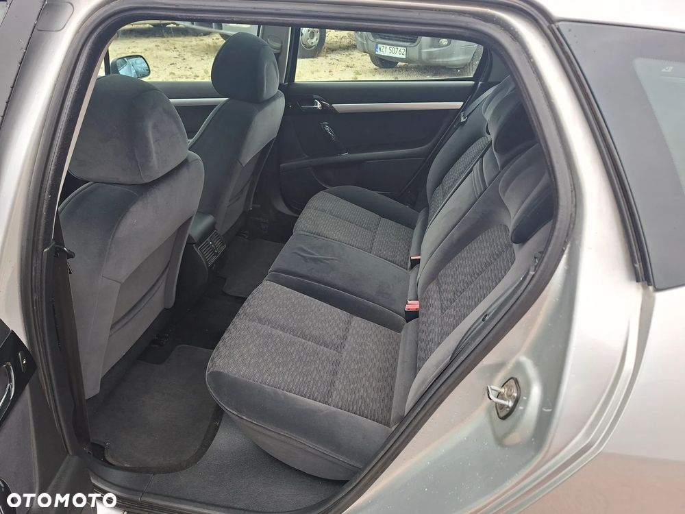 Peugeot 407 2.0 HDI Premium - 14