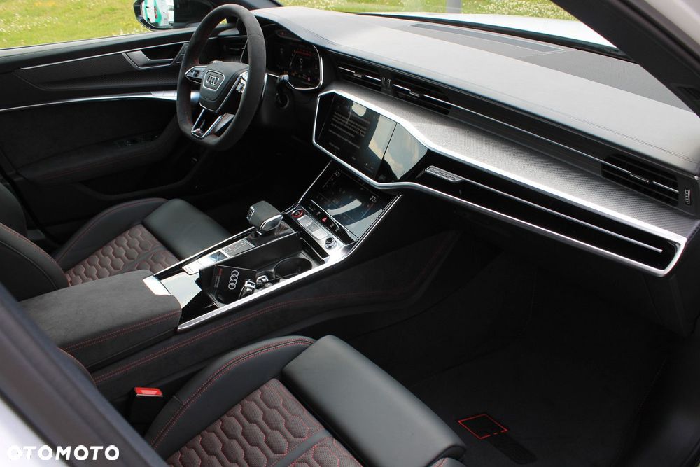 Audi RS6 Avant - 17