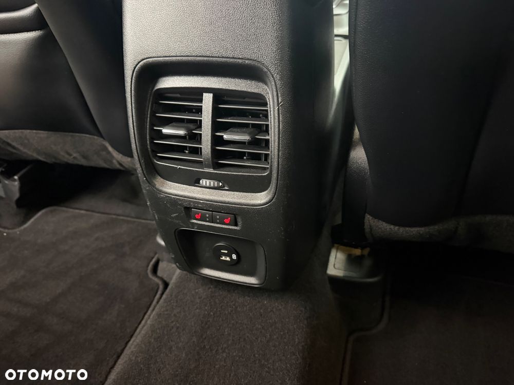 Ford Kuga 2.0 EcoBlue Hybrid TITANIUM - 19