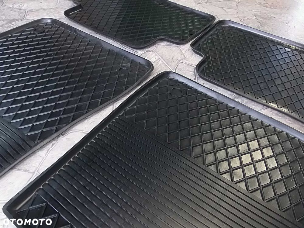 Dywaniki Gumowe BMW E36 E46 E90 E91 E67 F25 E84 E39 E81 E82 E88 E87 - 8