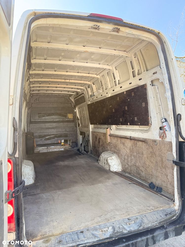 Volkswagen Crafter - 17