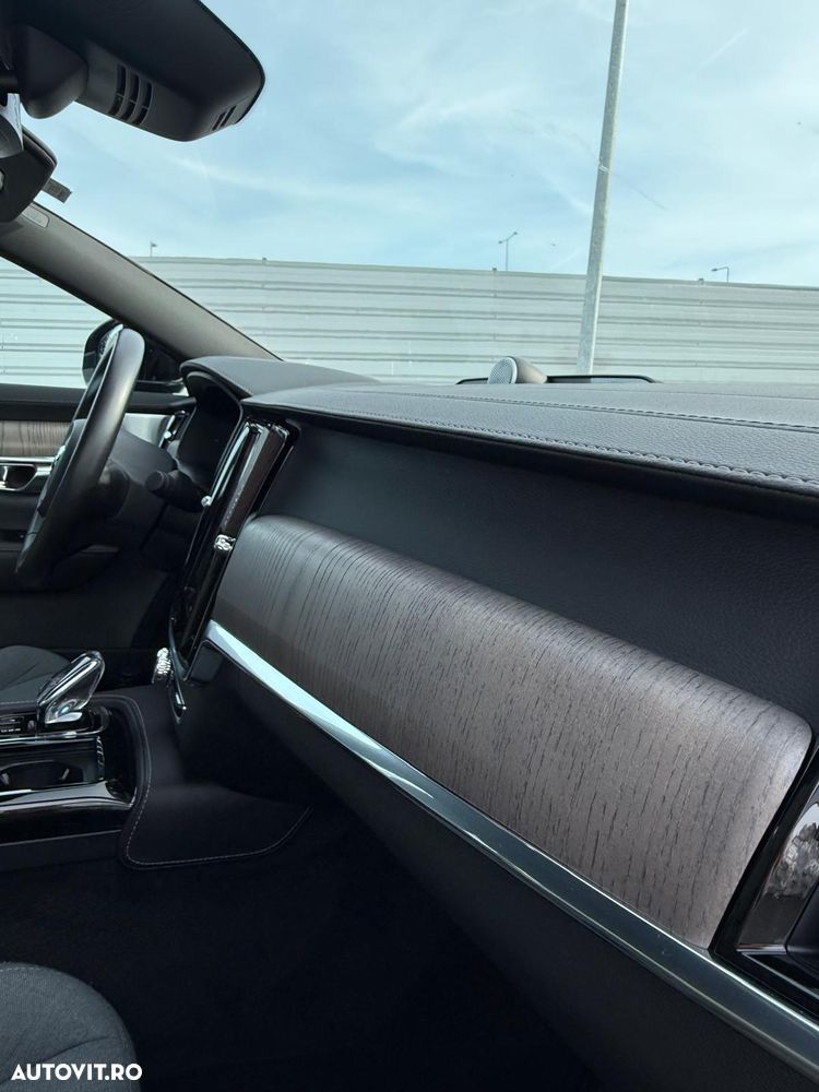 Volvo S90 Recharge T8 AWD Ultimate Dark - 19