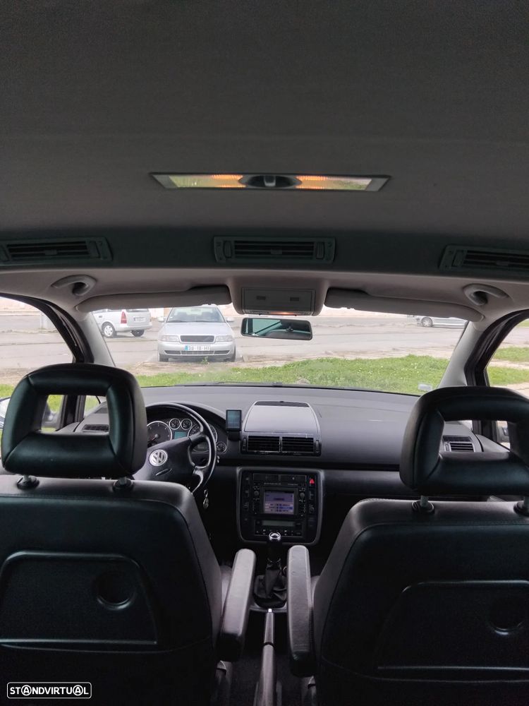 VW Sharan 2.0 TDI Confortline - 25