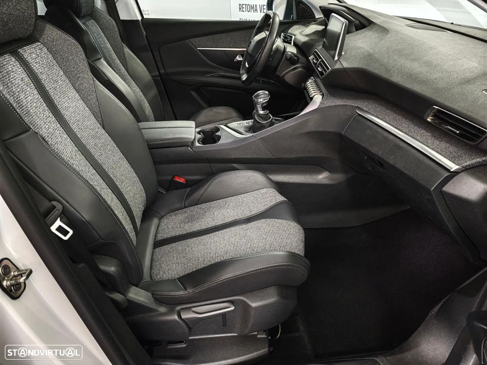 Peugeot 3008 PureTech 130 Stop & Start GPF Allure Business-Pack - 21