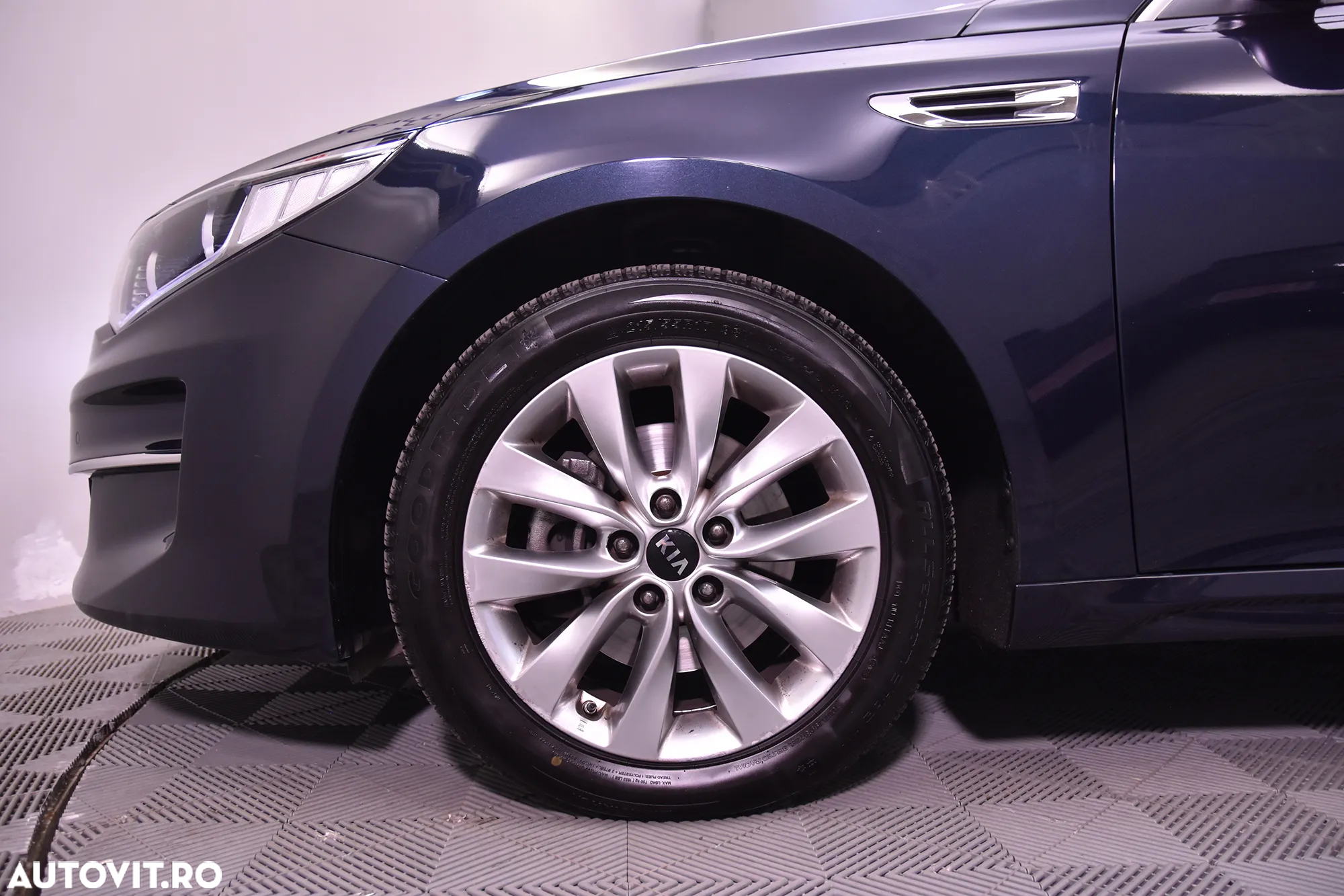 Kia Optima - 13
