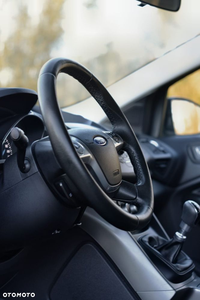 Ford Kuga 1.6 EcoBoost 2x4 Trend - 11