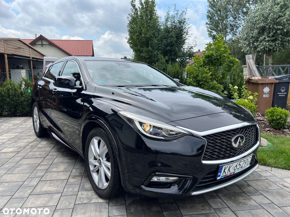 Infiniti Q30 - 3