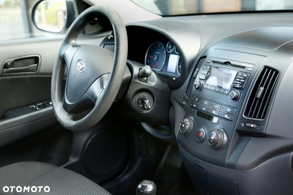 Hyundai i30 1.4 Comfort - 11