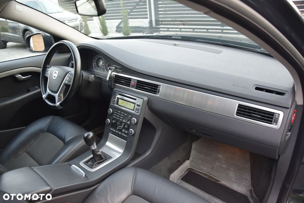 Volvo V70 2.5T Momentum - 31