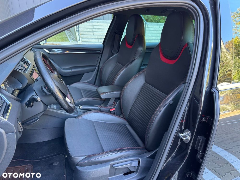 Skoda Octavia 2.0 TDI DSG RS - 22