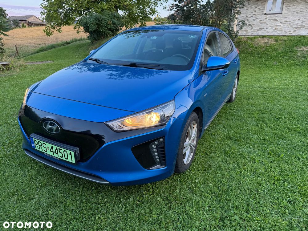 Hyundai IONIQ - 4