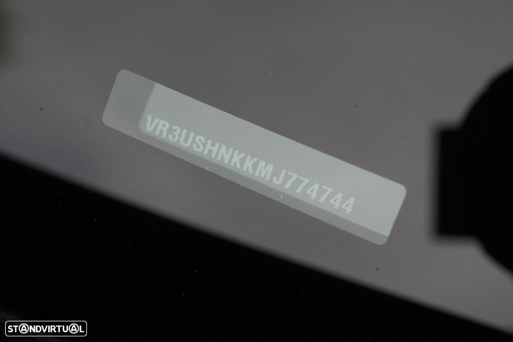 Peugeot 2008 1.2 PureTech Allure Pack - 32