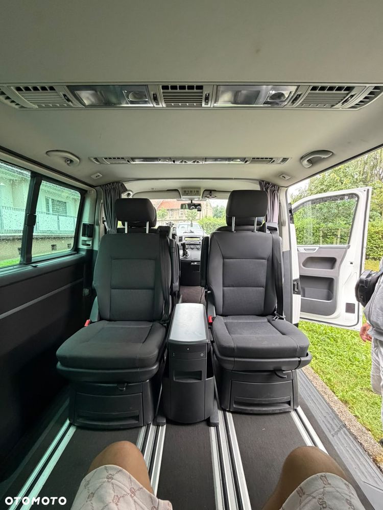 Volkswagen Multivan - 13