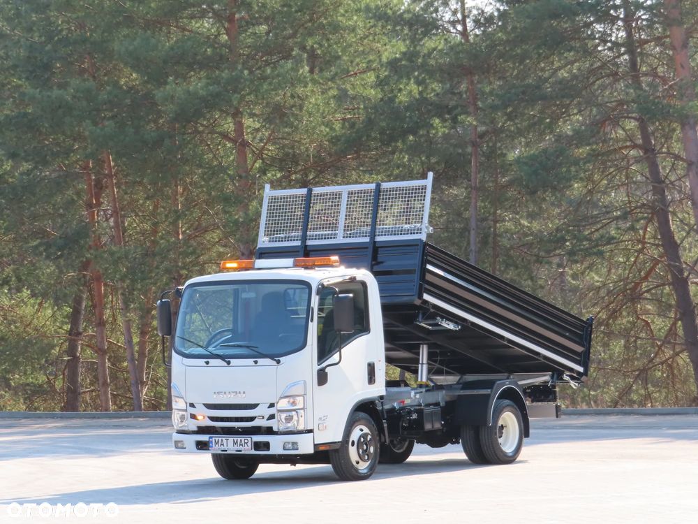 Isuzu M27 Final Edition 3.0 L 150 KM Wywrotka Kiper Wywrot x 3 Str. 3658 mm Długi WYSOKIE BURTY 600 MM Renomowanej Firmy RomCar HAK 3500 Kg 20 Tys Km Przeb. Rozstaw Osi 2750 mm WZMACNIANY GWARANCJA FABRYCZNA Stan Auta JAK NOWY GOTOWY DOSTĘPNY POLECAM - 1
