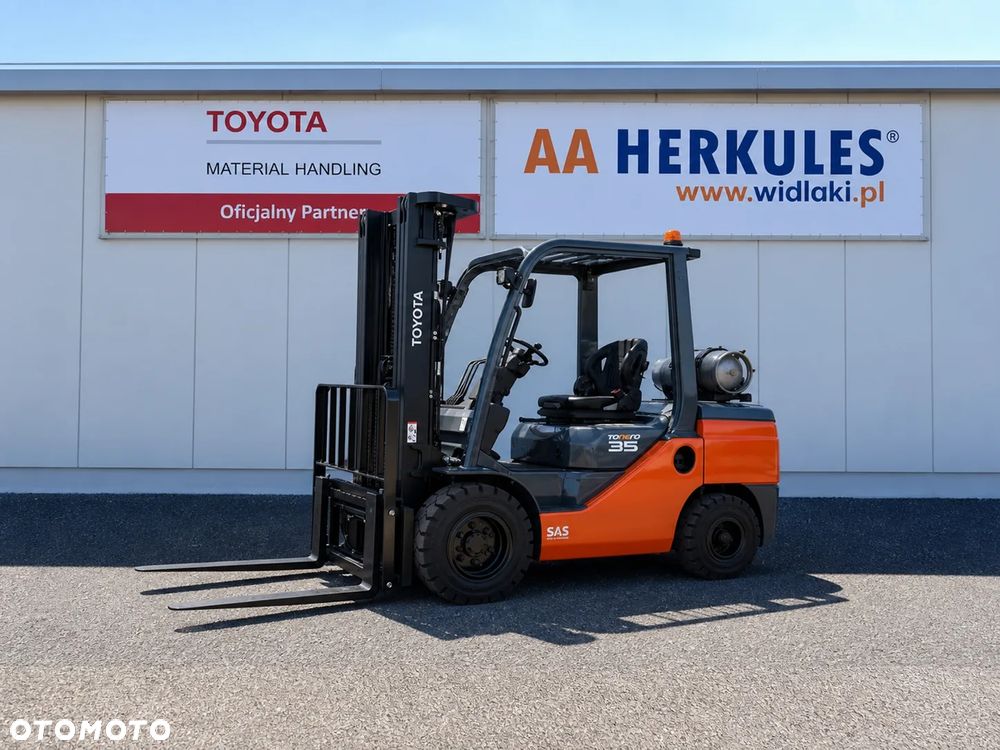 Toyota Tonero 02-8FGJF35 - 2