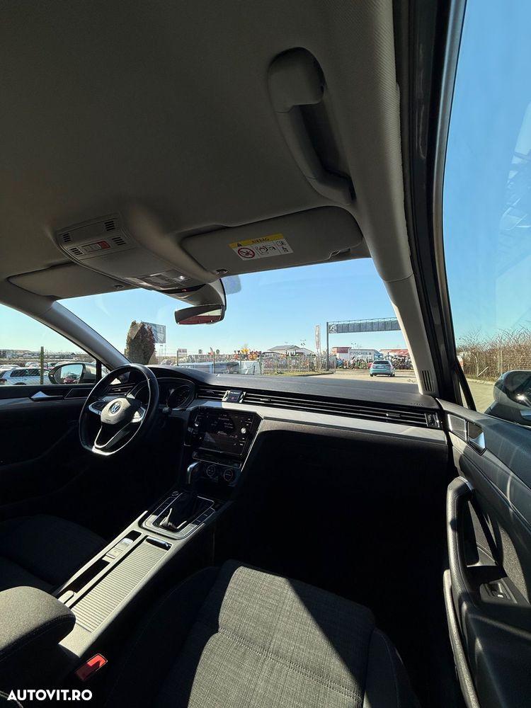 Volkswagen Passat 2.0 TDI DSG Comfortline - 24