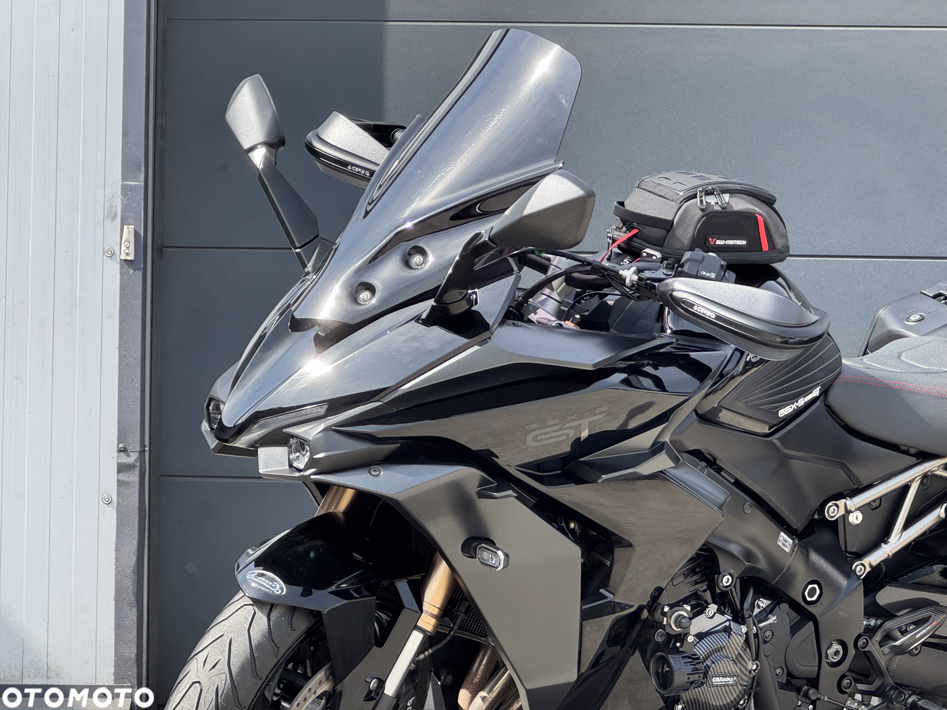 Suzuki GSX - 30