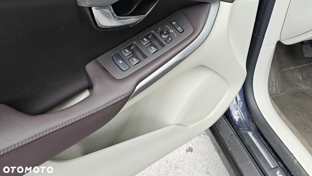 Volvo V40 Cross Country D2 Summum - 7
