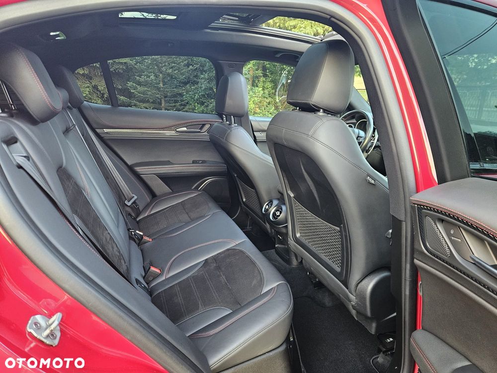 Alfa Romeo Stelvio 2.0 Turbo 16V AT8-Q4 Veloce Ti - 25