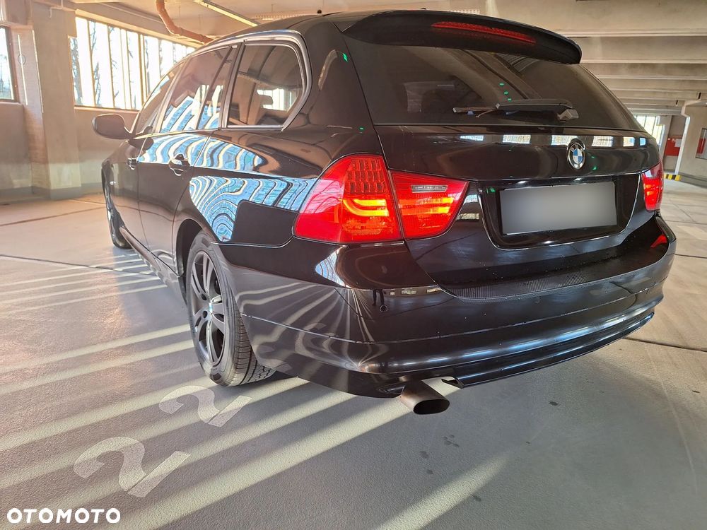 BMW Seria 3 318d DPF Edition Sport - 17
