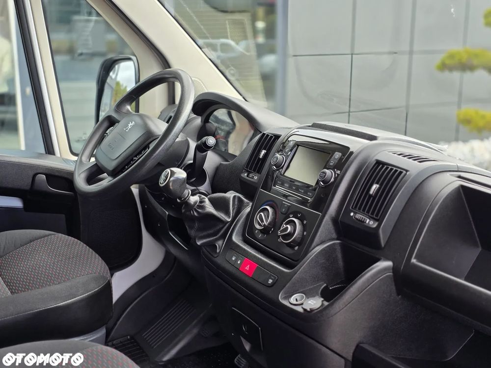 Peugeot Boxer L4H2 Extra Long 2.2 Diesel 165 Koni BEZWYPADKOWY z Polskiego Salonu I Model 2023 rok IPierwszy i Jedyny Właściciel I SERWISOWANY I Wyjątkowo Atrakcyjny Egzemplarz I - 24