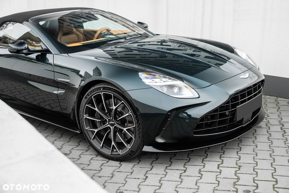 Aston Martin Vantage - 7