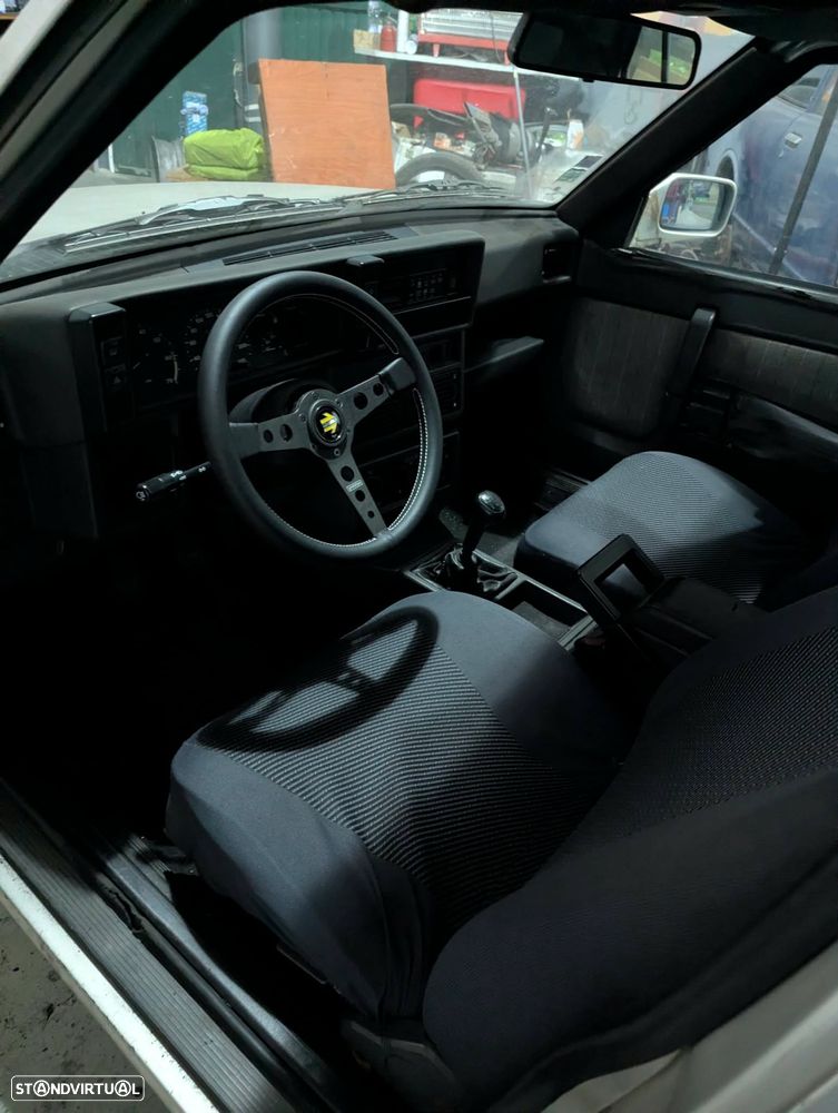 Alfa Romeo 75 - 9