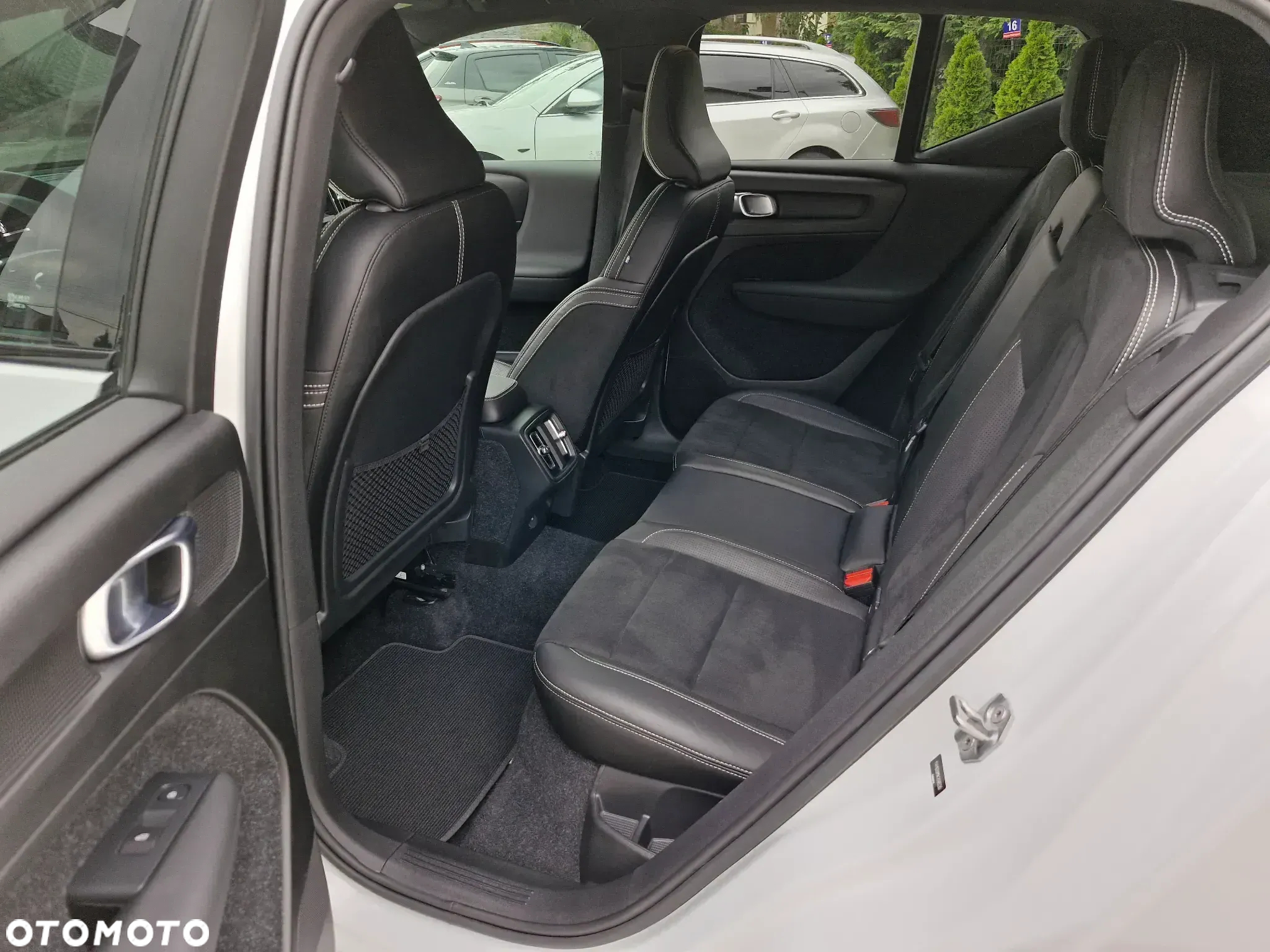 Volvo XC 40 T5 AWD R-Design - 17