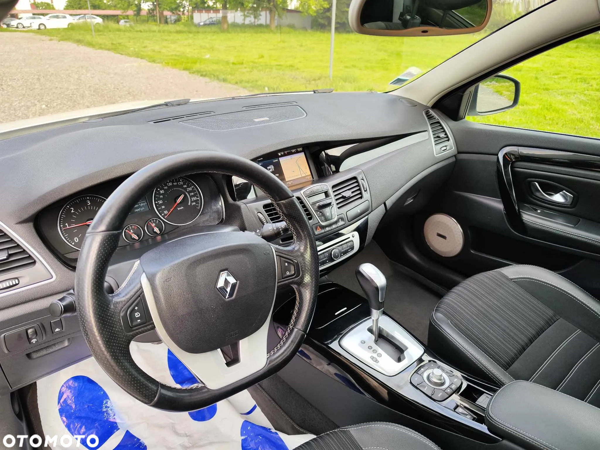 Renault Laguna Grandtour dCi 110 FAP EDC Bose Edition - 24