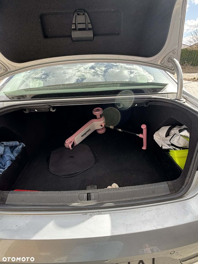 Volkswagen Passat 2.0 TDI Comfortline - 16