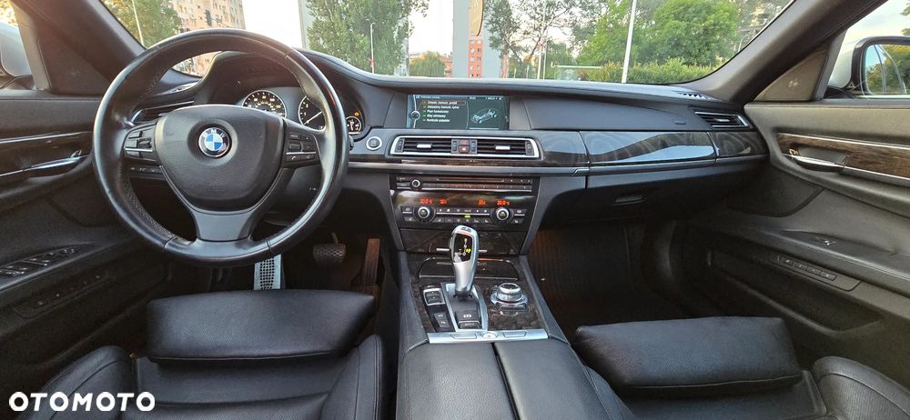 BMW Seria 7 740Li - 9