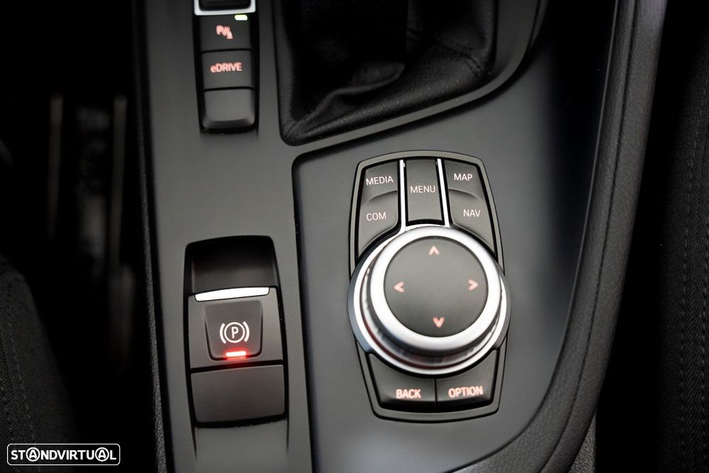 BMW X1 25 e xDrive Corporate Edition - 8