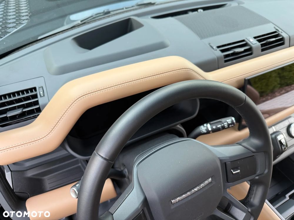 Land Rover Defender 3.0 D300 mHEV X-Dynamic HSE - 14