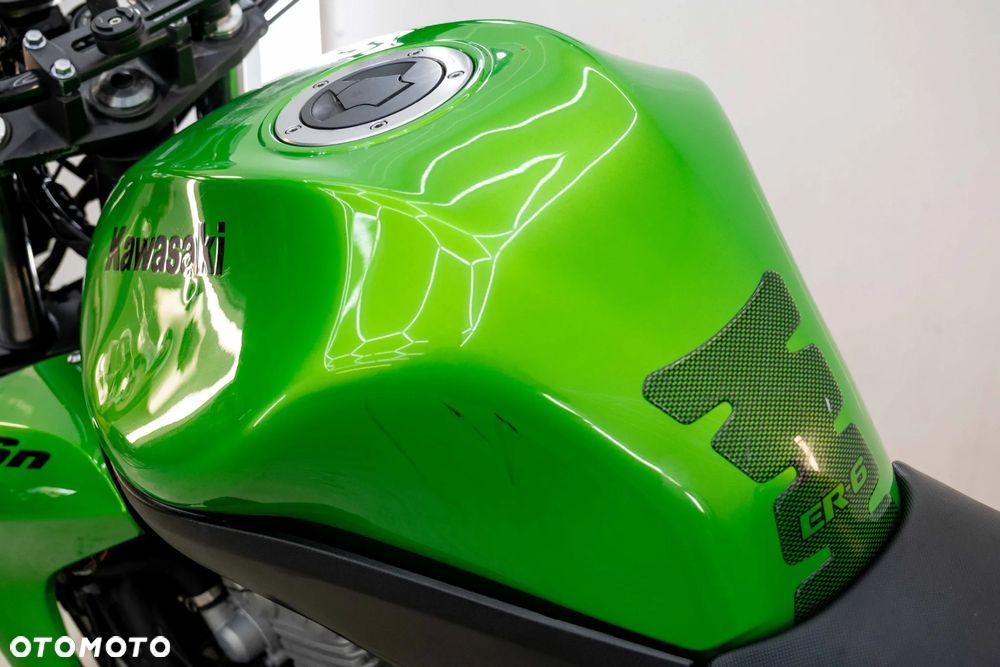 Kawasaki ER - 27