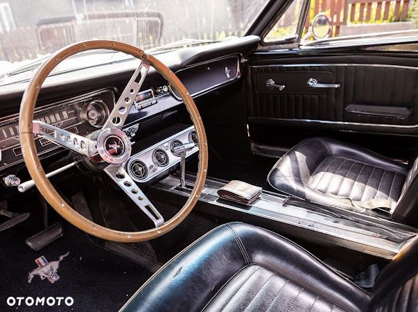 Ford Mustang - 8