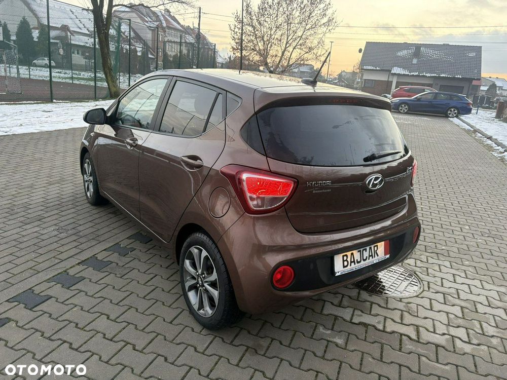 Hyundai i10 1.0 Fifa World Cup Edition - 5