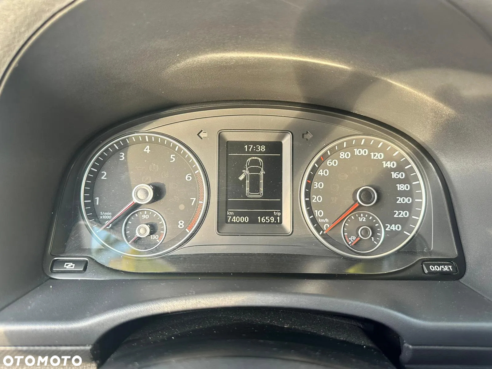 Volkswagen Caddy 1.2 (7-Si.) Edition 30 - 11