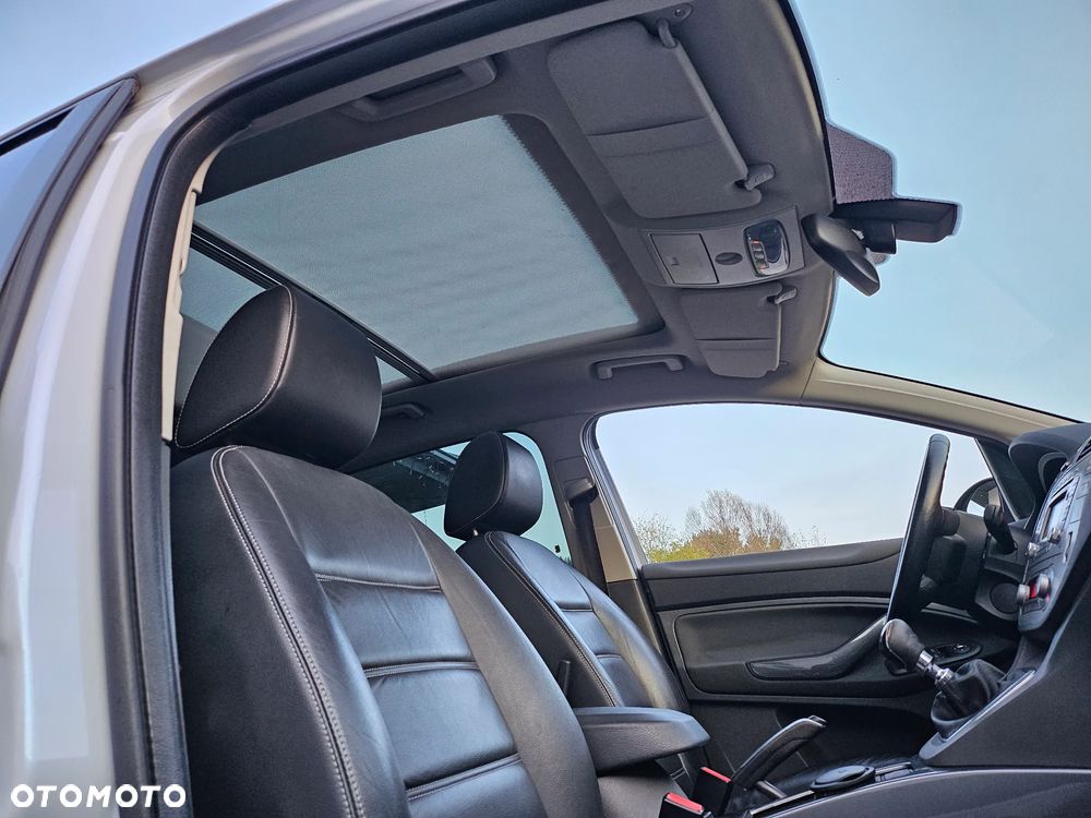 Ford Kuga 2.0 TDCi 4WD Titanium - 36