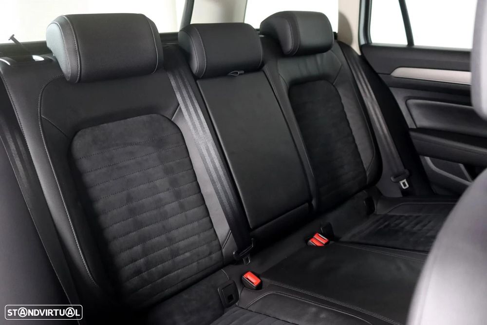 VW Passat - 11