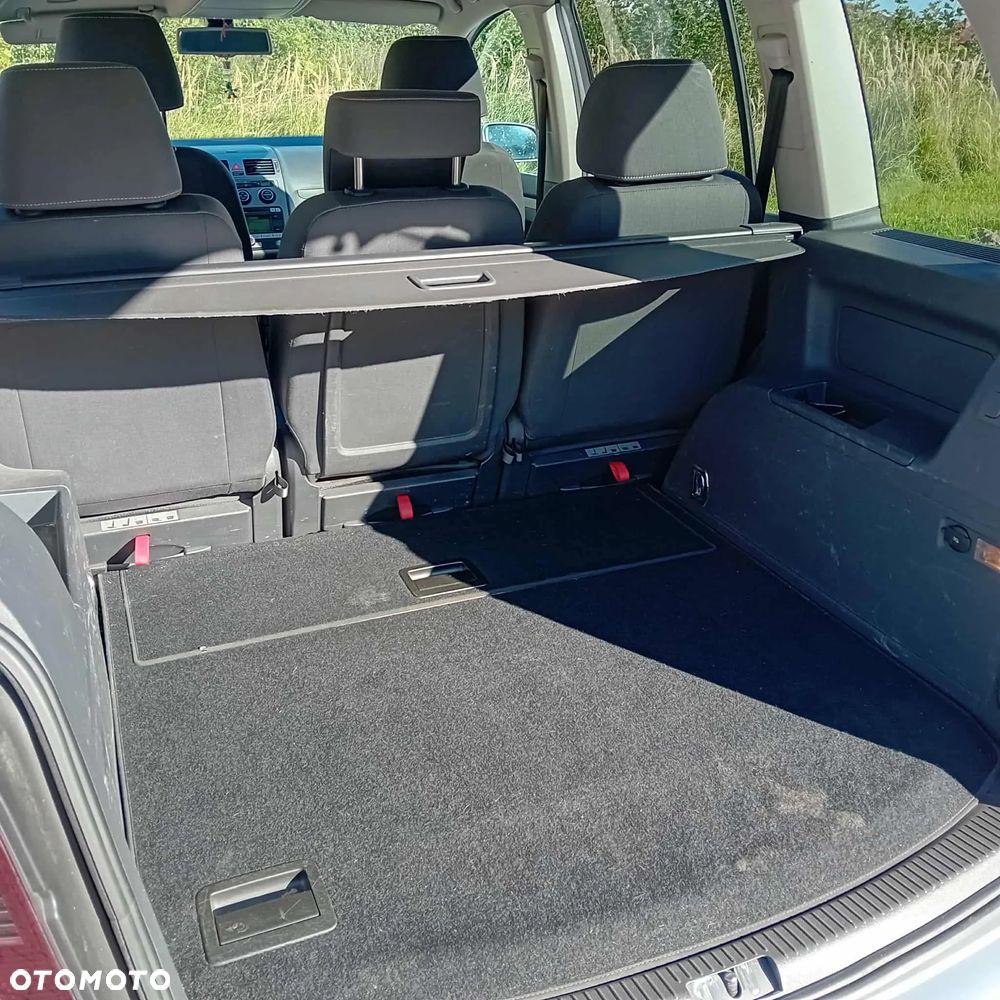 Volkswagen Touran - 14