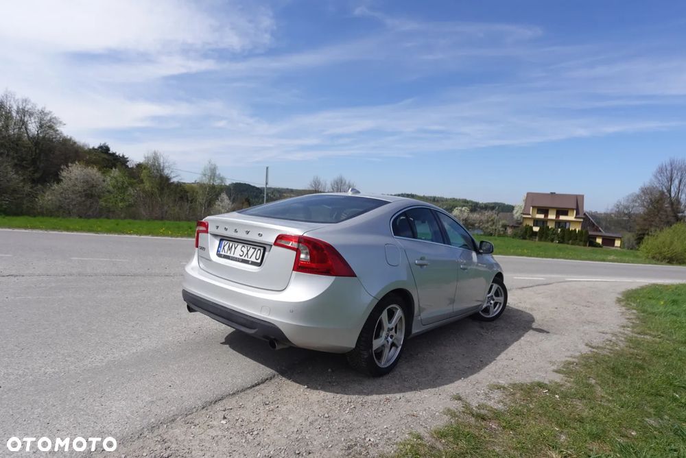 Volvo S60 D5 Momentum - 8