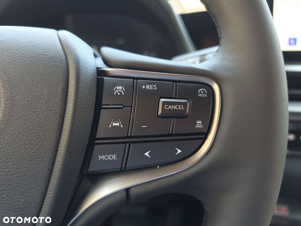 Lexus UX 300h Business - 15