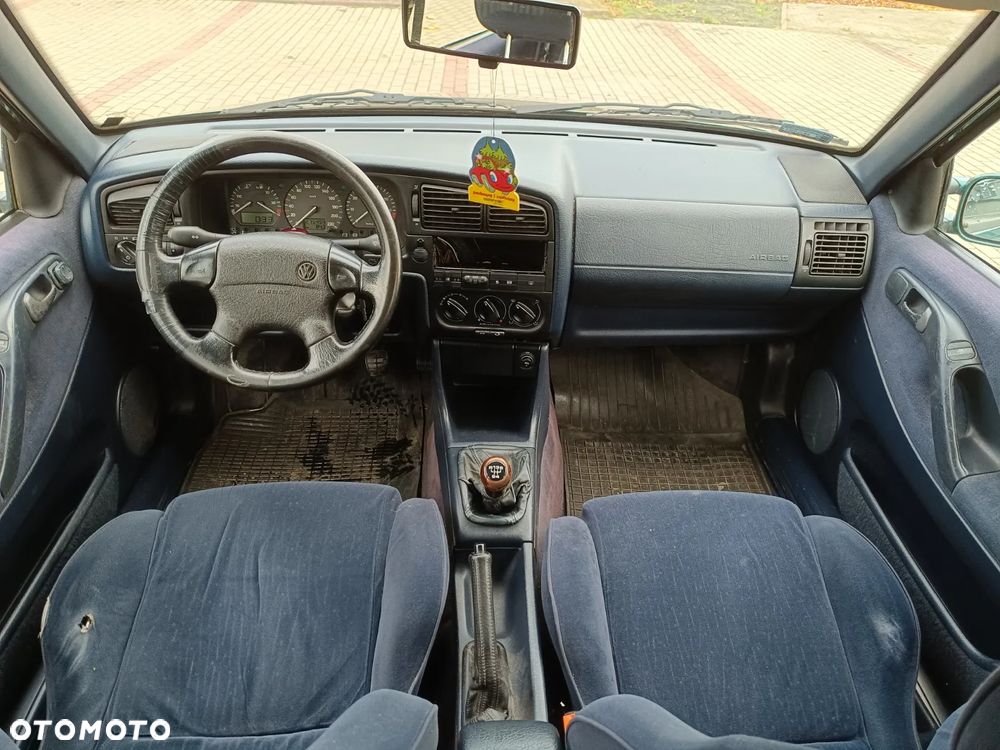 Volkswagen Passat - 15