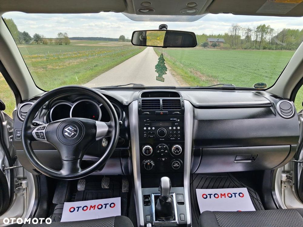 Suzuki Grand Vitara 2.0 - 23