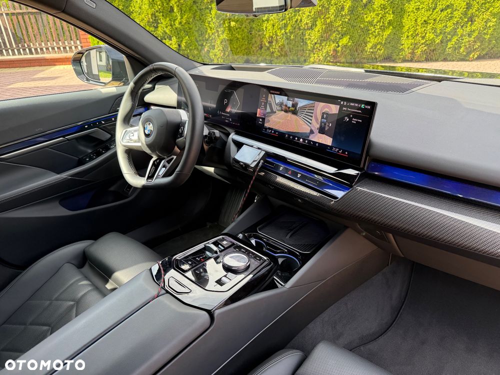 BMW Seria 5 520d xDrive - 23